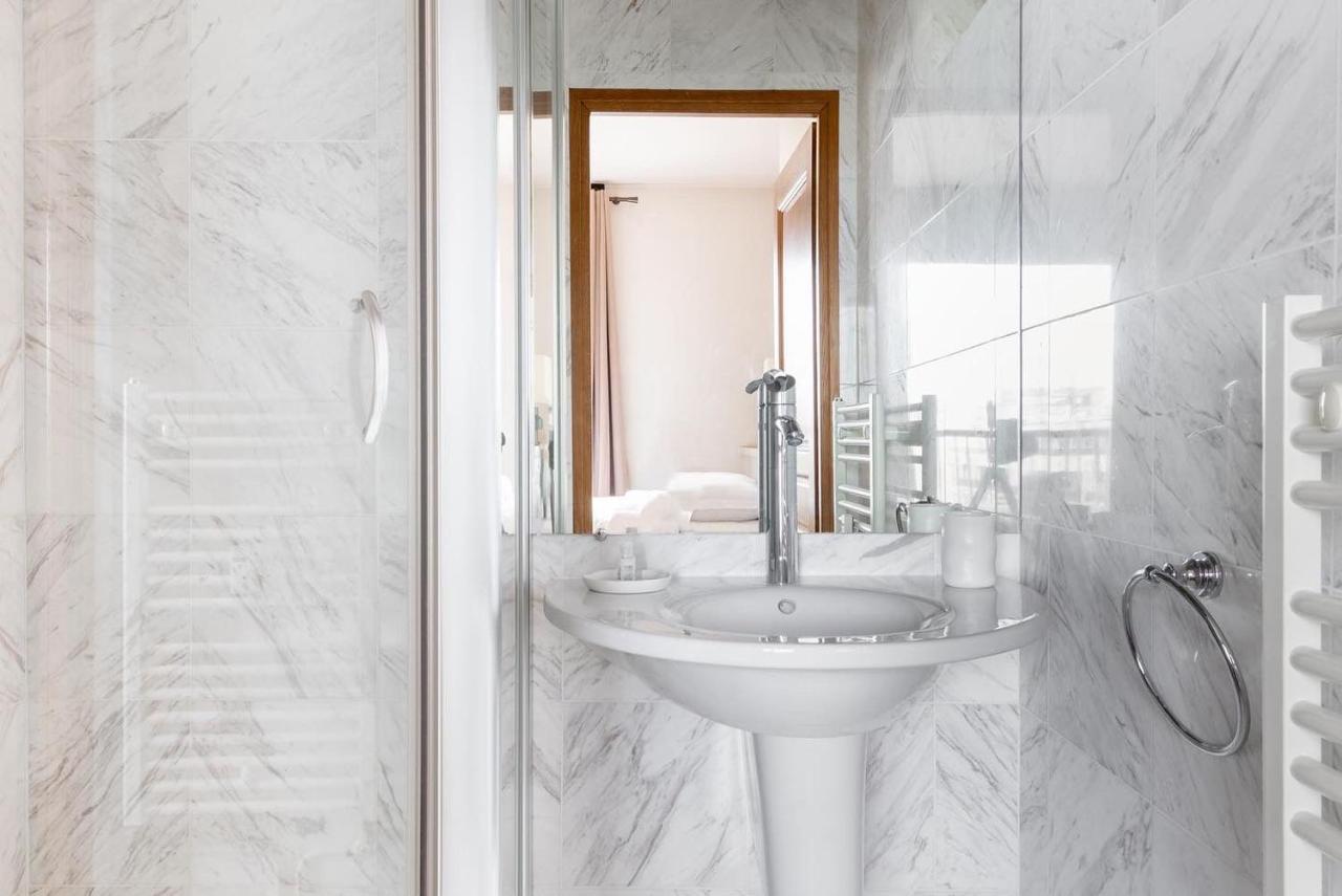 Appartamento Hsh Luxury Montaigne Francois 1er Parigi
